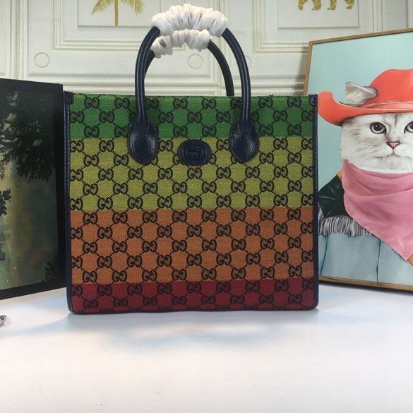 G*u*i shopping bags